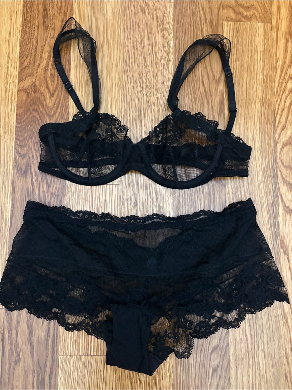 NWOT La Perla Black Lace Underwire Bra with Lace cheeky boyshorts romantic sexy